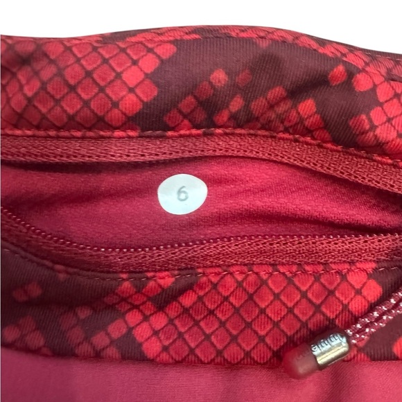 Lululemon Pace Rival Skirt Red & Snake Print Size 6 - Picture 8 of 8